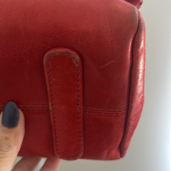 Roberto Cavalli Vibrant Red Shoulder Bag with Glossy Finish and Gold Hardware - Picture 7 of 9